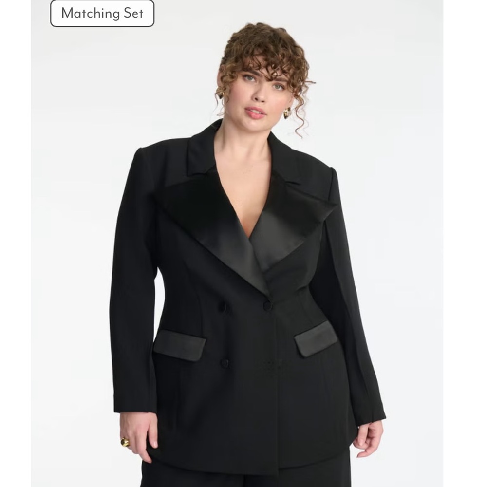 Eloquii x Kate Spade New York. Tailored contrast lapel blazer